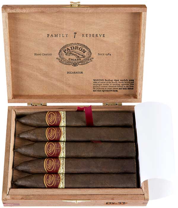 Padrón Family Reserve Series No 44 10 count box open
