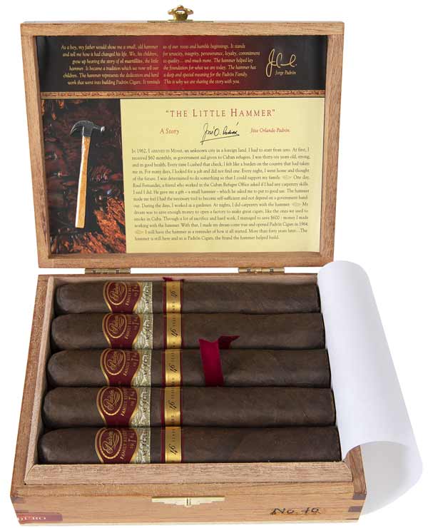 Padrón Family Reserve Series No 46 10 count box open