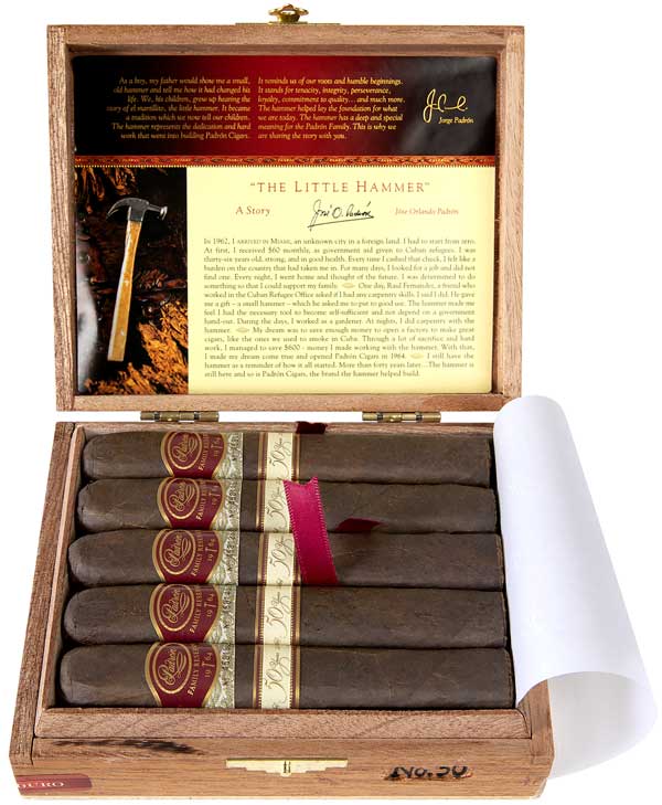 Padrón Family Reserve Series No 50 10 count box open