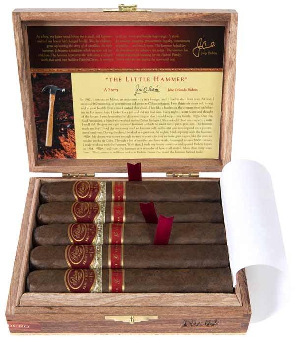 Padrón Family Reserve Series 85 10 count box open