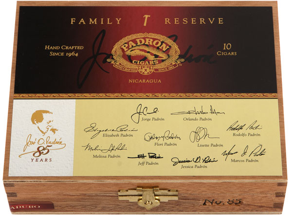 Padrón Family Reserve No 85 10 count box closed