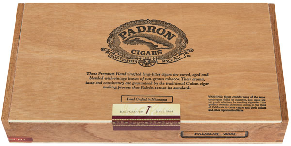 Padrón 2000 26 count box closed