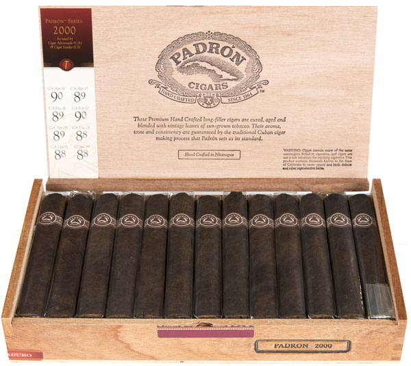 Padrón 2000 26 count box open