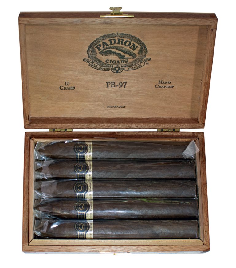 Padrón Black No 97 10 Count box open